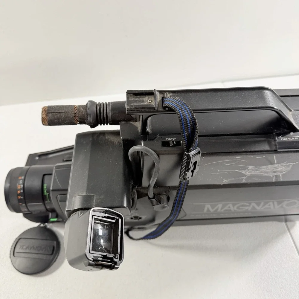 Vintage Magnavox Movie Maker VHS Camcorder CVJ310AV01 AS IS FOR PARTS REPAIR